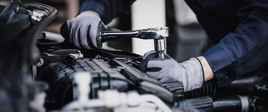 mechanic engine repair and tuning.